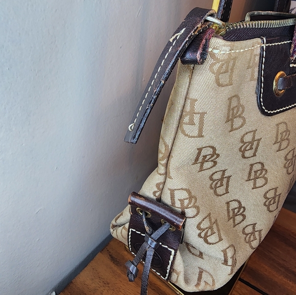 Dooney Bourke Handbags Canves LeatherPurse - Picture 4 of 11